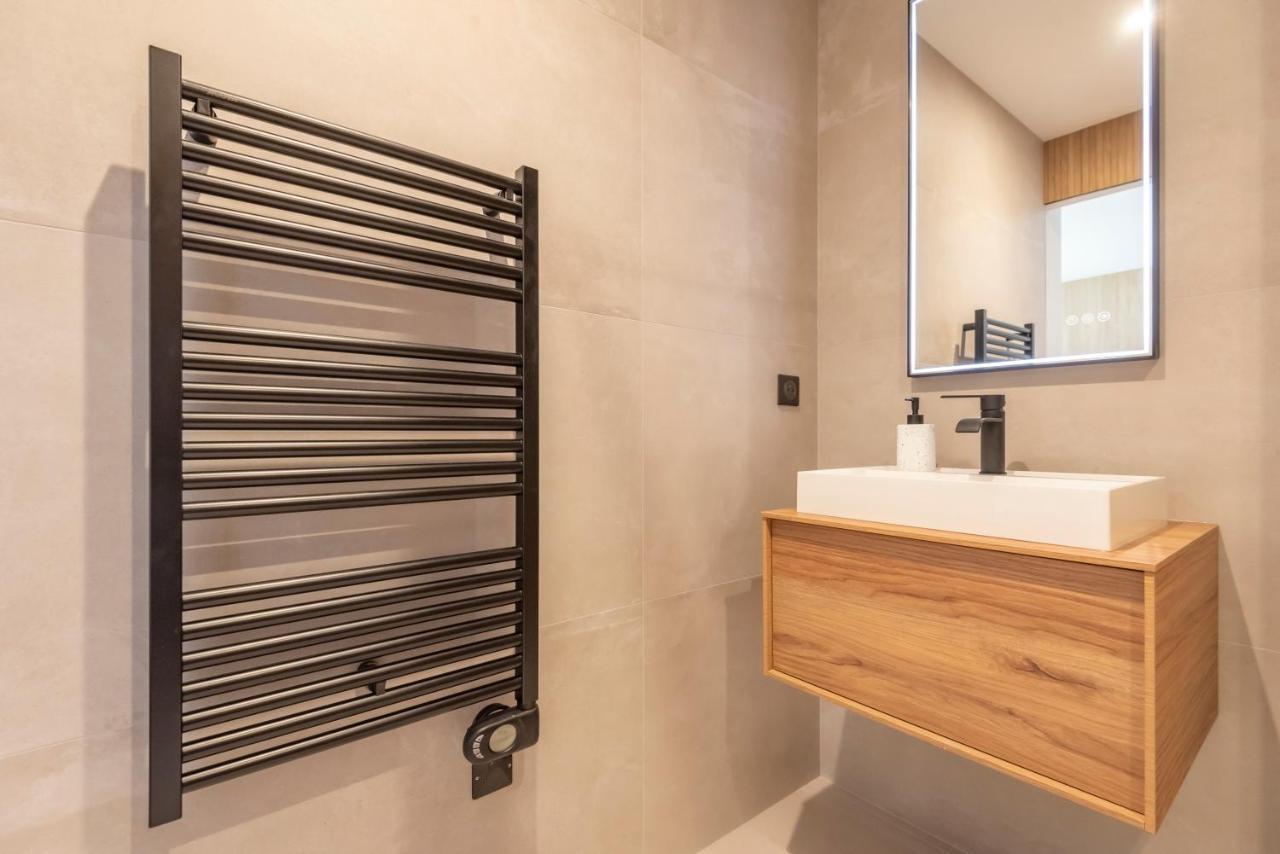 Le Boho . Centre-Ville Macon . Proche Gare . Design . Neuf . Wifi . Climatisation . Confort Luaran gambar
